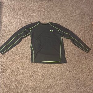 Men’s under Armour long sleeve shirt
